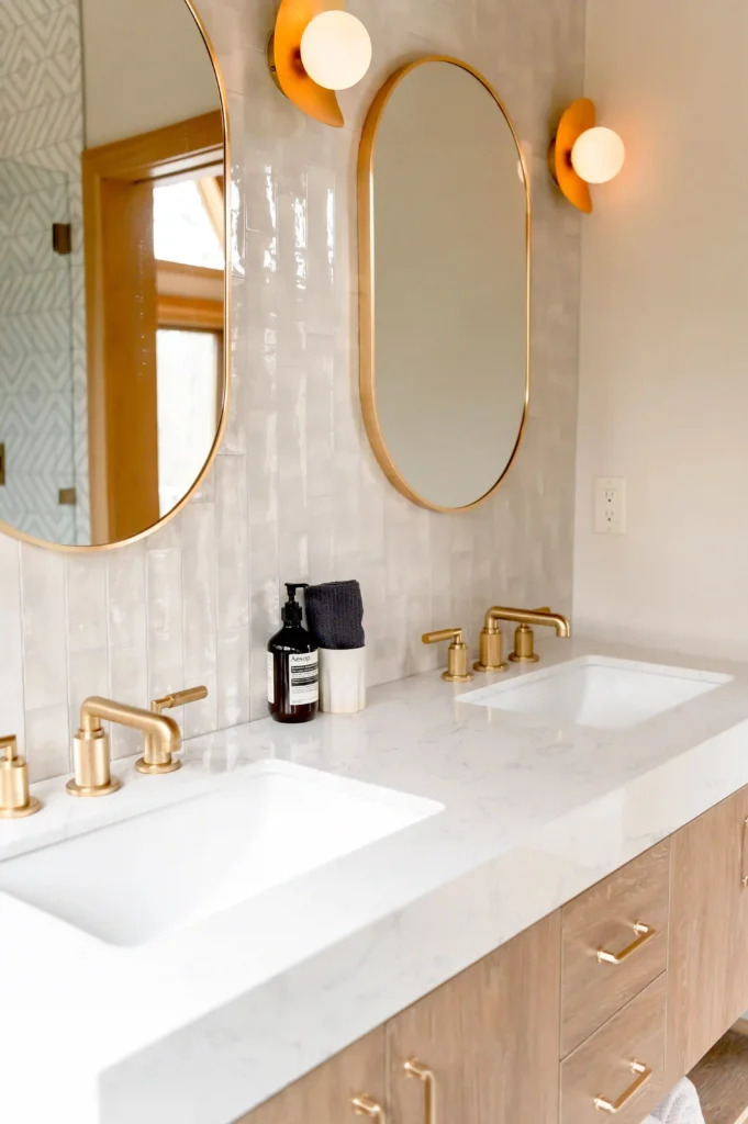 Rénovation de salle de bain réalisée par Batiscar